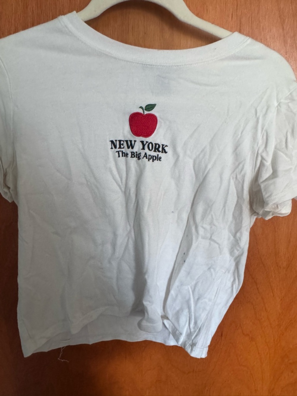 White 'New York The Big Apple' Tee with Red Apple Embroidery